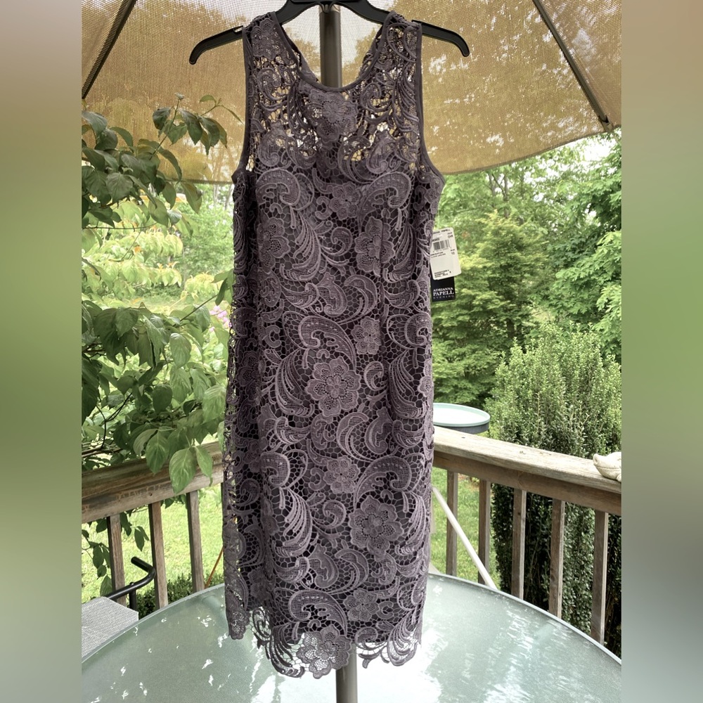 NWT Price Drop‼️Adrianna Papell. Mid-Gray Short to Midi, Lace Dress. Size:4